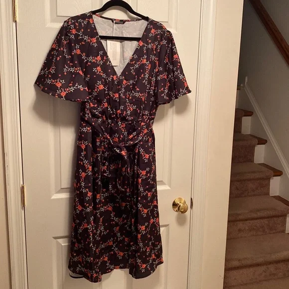 Brand New BloomChic Black Floral Dress…size 14-16 - Picture 1 of 6